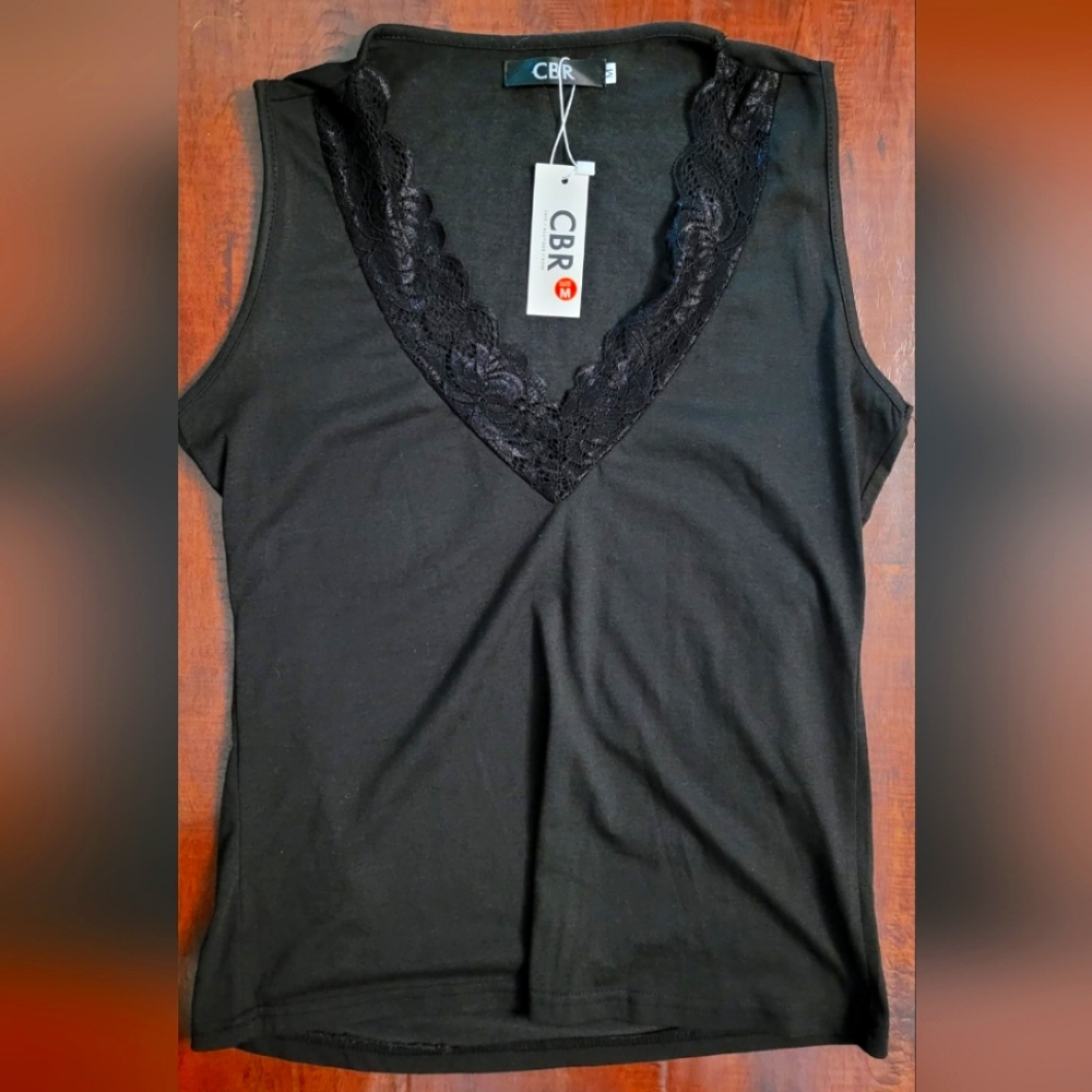 Black sleeveless top size M